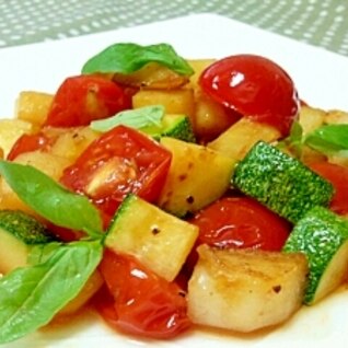 コロコロ夏野菜のマリネ☆ポテトとトマトとズッキーニ